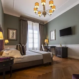 Palazzo Roselli Cecconi Hotel